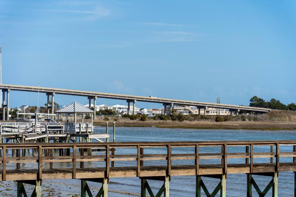 海洋岛海滩Dolphin Cove - Whole Waterfront House With Dock别墅 外观 照片