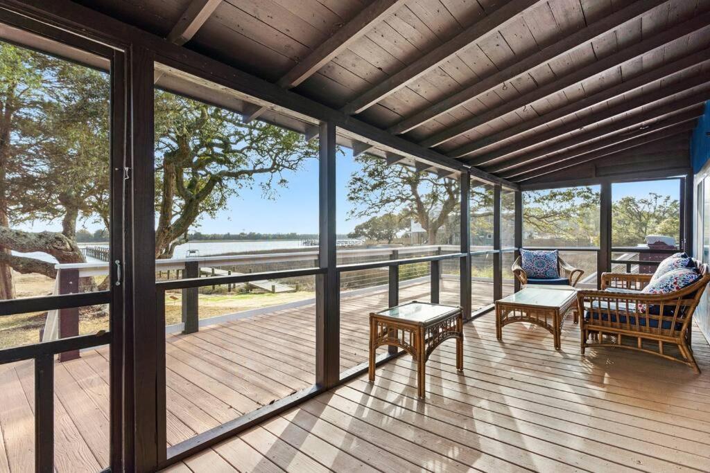 海洋岛海滩Dolphin Cove - Whole Waterfront House With Dock别墅 外观 照片